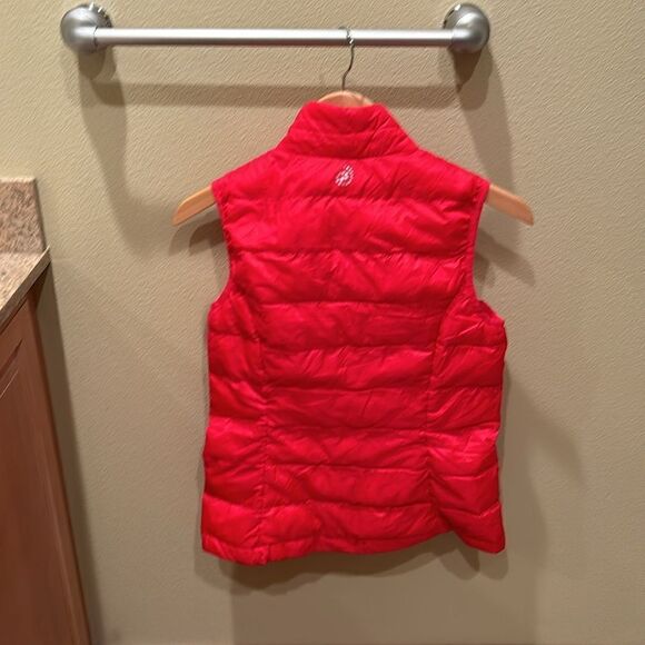 NWOT Be Inspired down packable puffer vest I'm w woman's red color. - Picture 7 of 12
